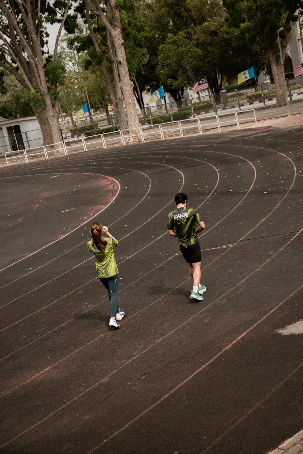 RUNNING CHASE 01